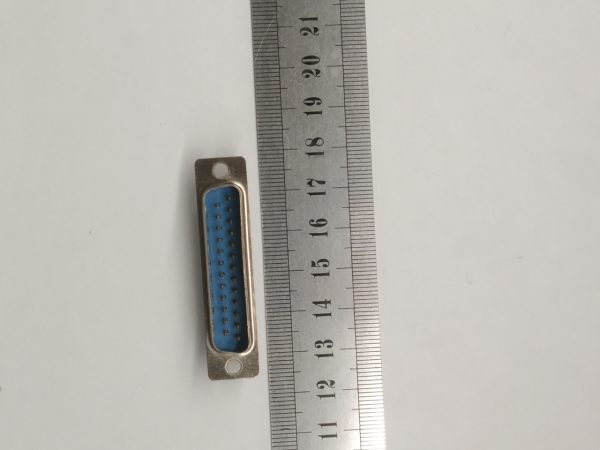Коммутационный штепсельный разъем DB-25М папа DS1033-25MBNSISS CONNFLY