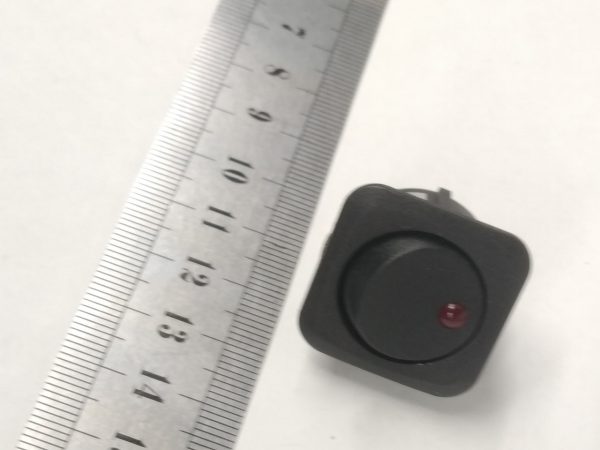 Клавиша в круглое отверстие Ø24 3 контакта 5A 12VDC