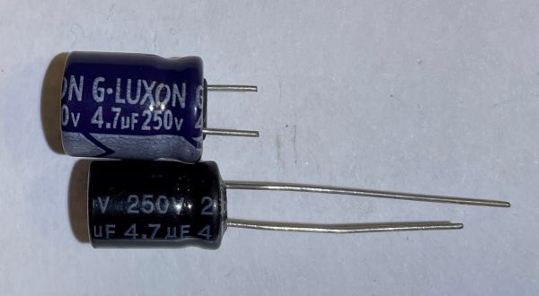 ELCAP 4.7MF250V Конденсатор