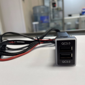 Зарядное USB устройство в авто
