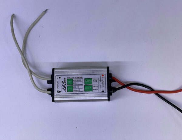 Led driver 10W input 12-24V 3-10V 900 MAH