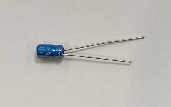 Конденсаторы алюминевые электролитические ELCAP 1MF 25V (5*11)