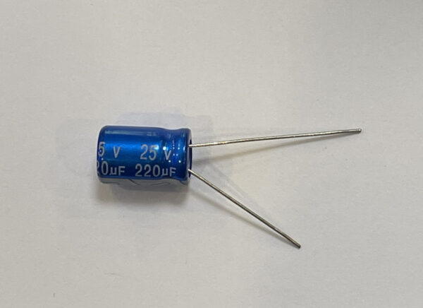 Конденсаторы алюминиевые электролитические 220UF 25V 105C 2000H 8.0X12.0